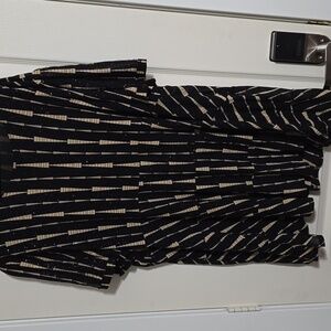 Gorgeous Black And Tan Sequin Blouse Ptp 27 streches 28 top NWOT